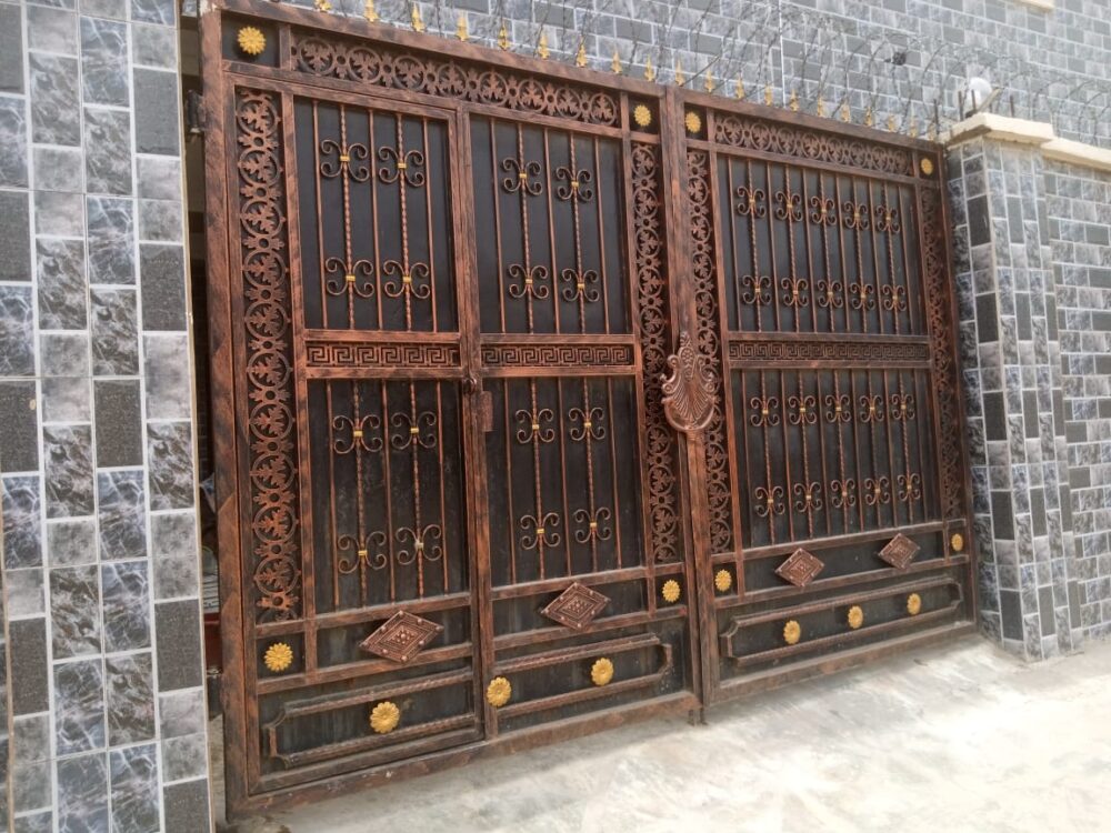 Full Swing Design Gates