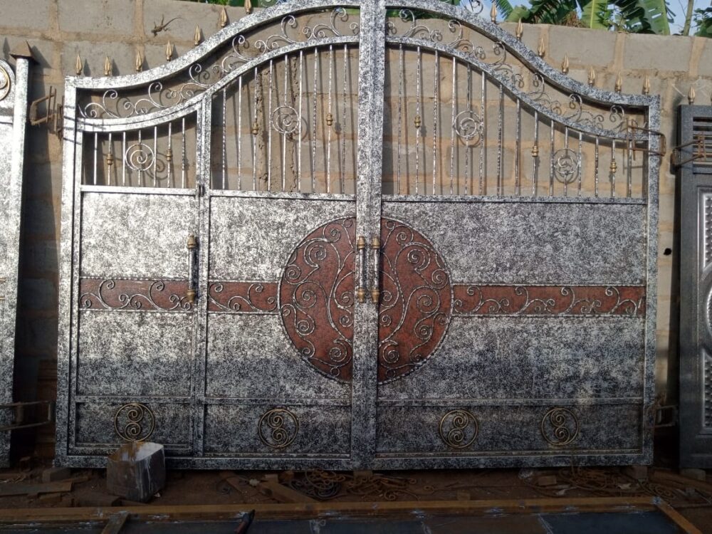 Royal Design (Half Cover) Gate